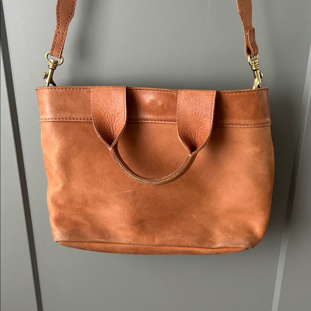Raven + Lily Tan Leather Shoulder Bag - Picture 3 of 6